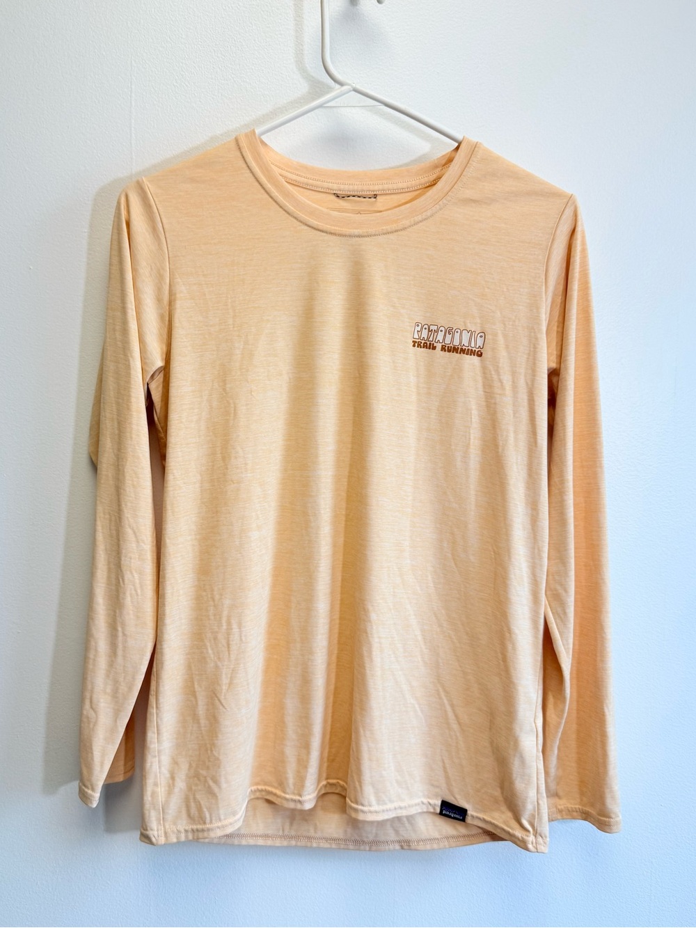 Patagonia Peach Capilene Cool Daily 50+ UPF Lightweight Run Long Sleeve Small